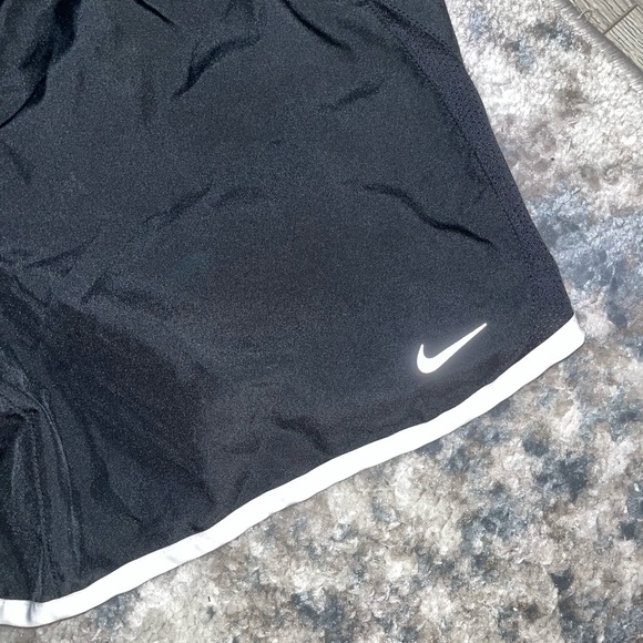 Nike running shorts - Picture 1 of 4